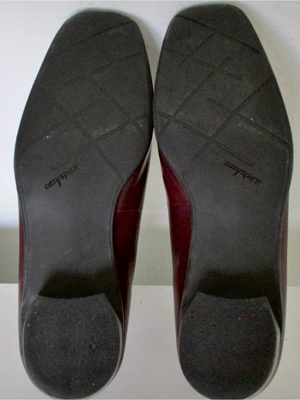 Munro Women's Leather Loafers
Cordovan Size 9M - Picture 8 of 8